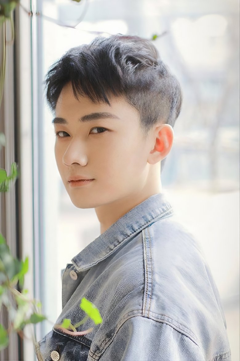 余昊威 Portrait of 余昊威