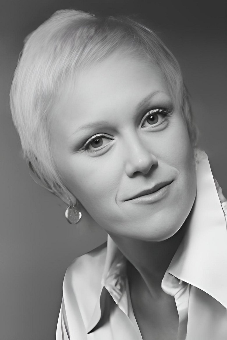 Erica Eaton Portrait of Erica Eaton
