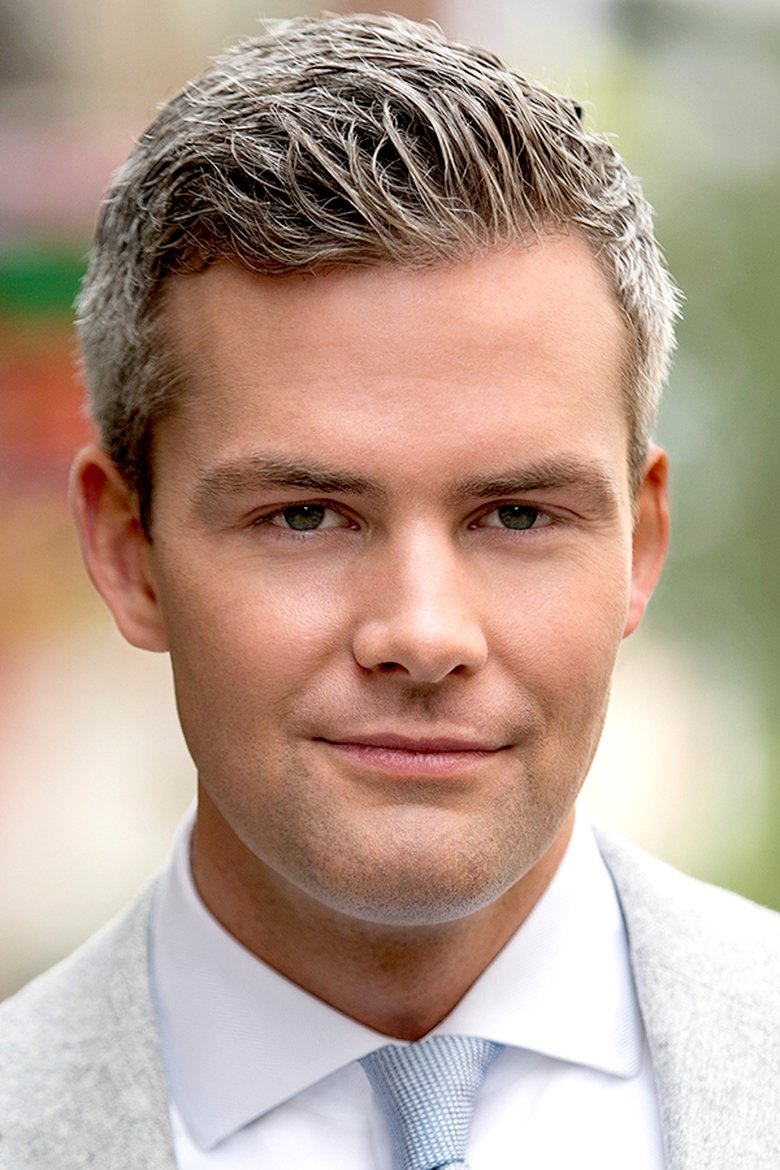 Ryan Serhant Portrait of Ryan Serhant