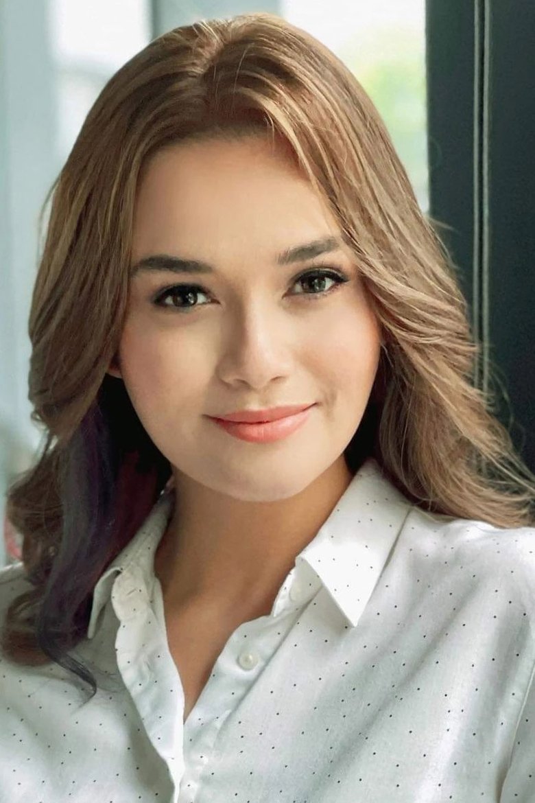 Yasmien Kurdi Portrait of Yasmien Kurdi