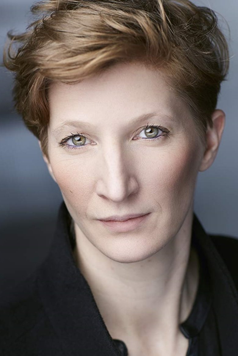 Lisa Reynolds Portrait of Lisa Reynolds