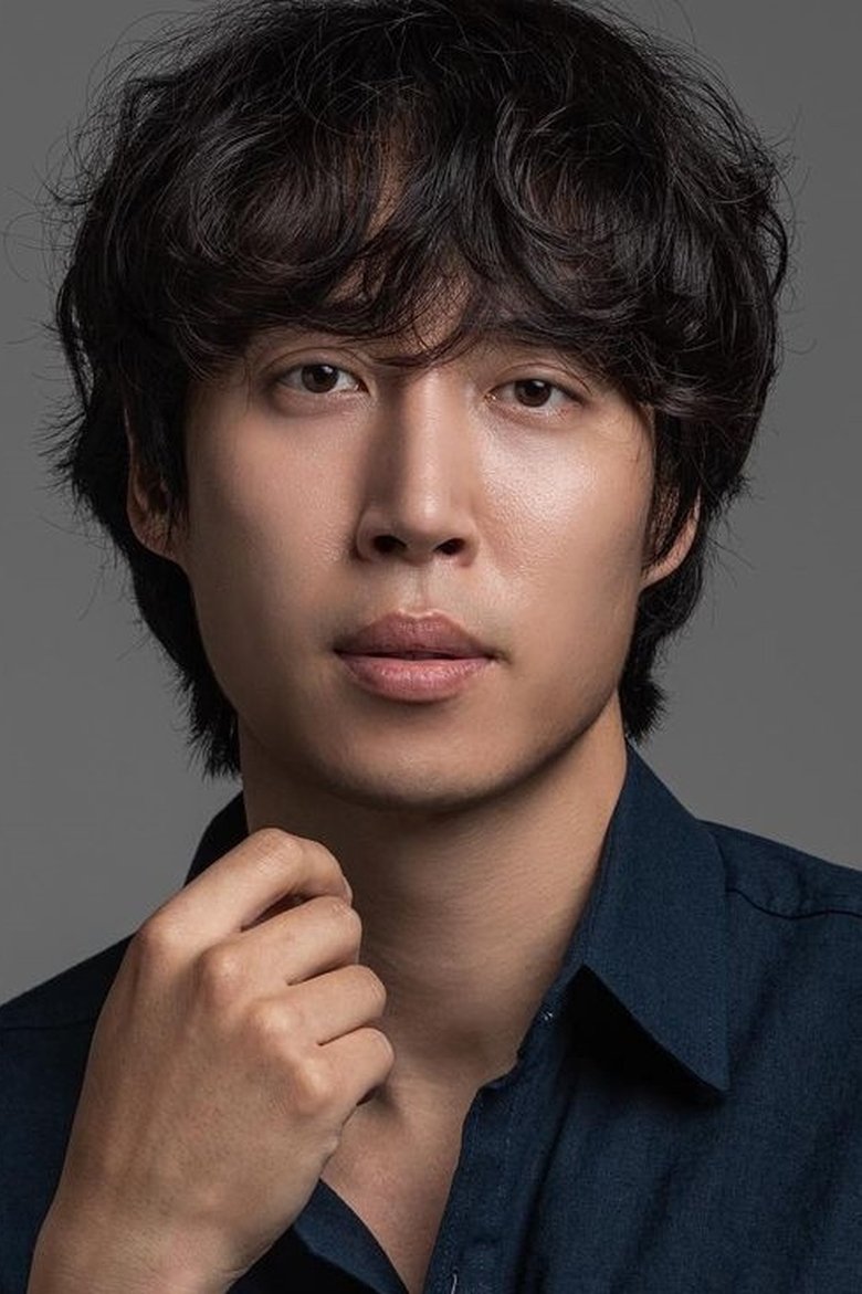 Lee Kyeong-uk Portrait of Lee Kyeong-uk