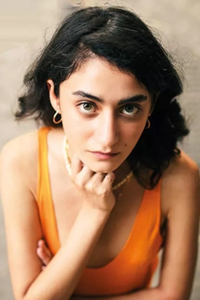 İlayda Elhih Portrait of İlayda Elhih