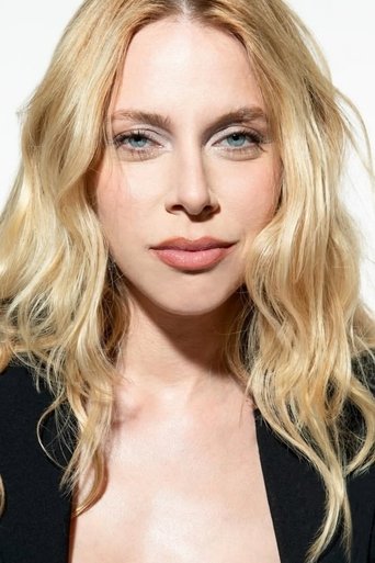 Portrait of Melis İşiten