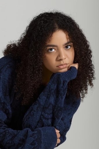 Portrait of Zara Longe