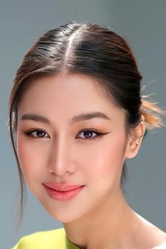Portrait of Saranrak Charoenchan