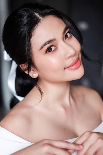 Portrait of Yanissa Diratorn