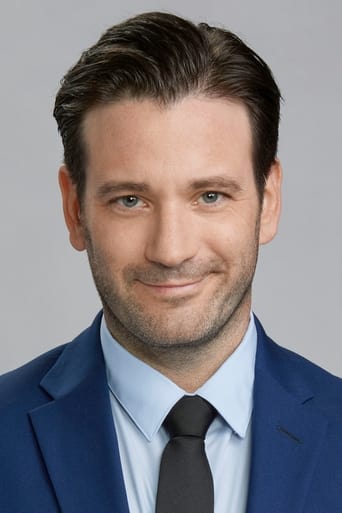 Portrait of Colin Donnell