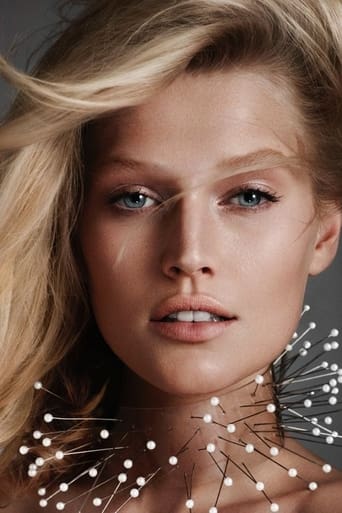 Portrait of Toni Garrn