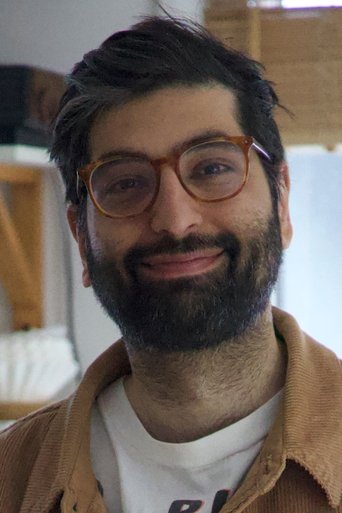 Portrait of Pavan Moondi