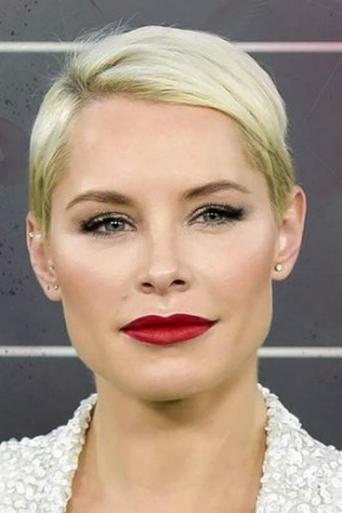 Portrait of Soraya Arnelas