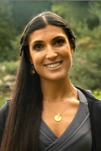 Portrait of Tara Lee