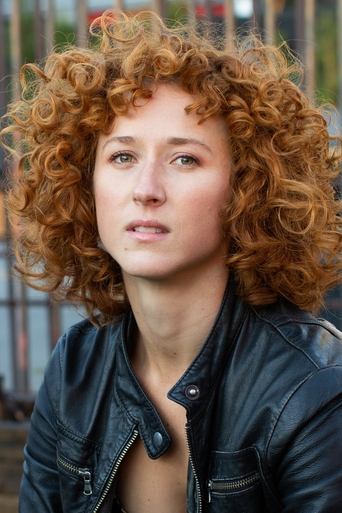 Portrait of Amanda MacLeod