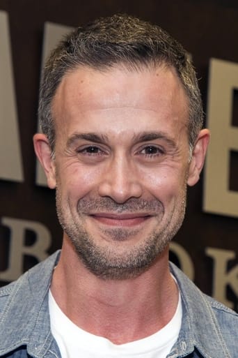 Portrait of Freddie Prinze Jr.