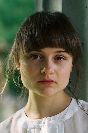 Portrait of Lena Urzendowsky