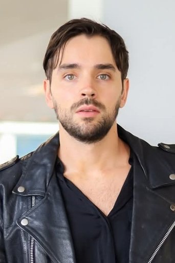 Portrait of Leo Deluglio