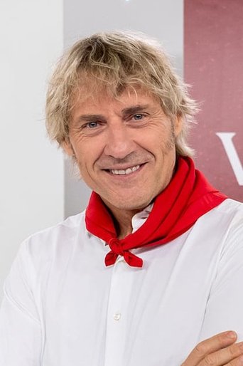 Portrait of Julian Iantzi