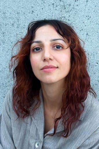 Portrait of Layla Khoshnoudi
