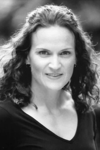Portrait of Lori Stewart