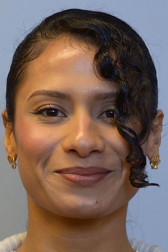 Portrait of Zahraa Aldoujaili