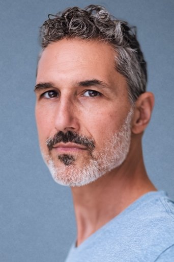 Portrait of Ethan Zohn