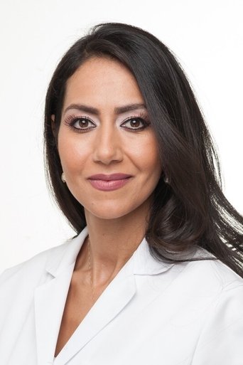 Portrait of Mouna Esmaeilzadeh