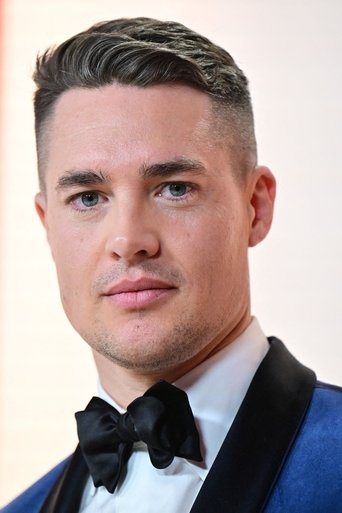 Portrait of Alexander Dreymon