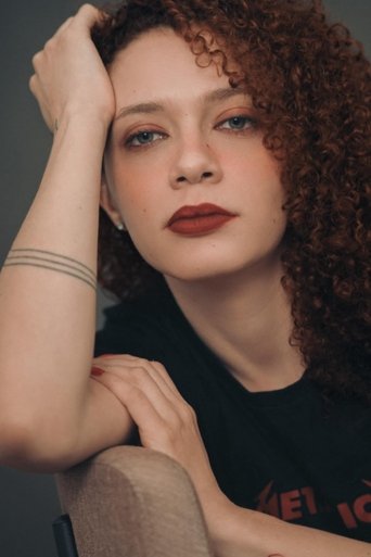 Portrait of Vitória Mantovani