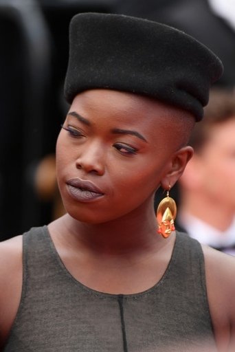 Portrait of Mounia Nassangar