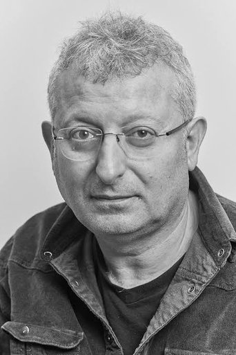 Portrait of Gary Sinyor