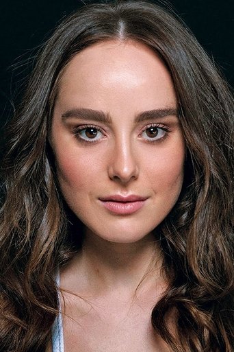 Portrait of Ayla Beaufils