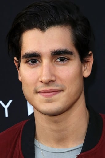 Portrait of Henry Zaga