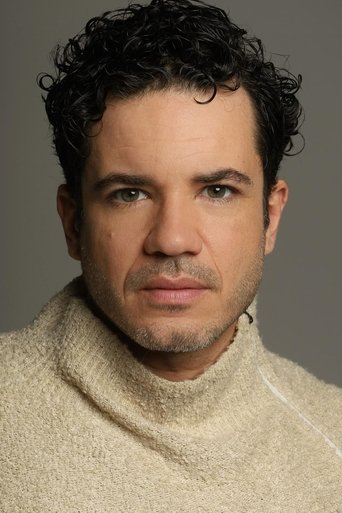 Portrait of Thiago Mendonça