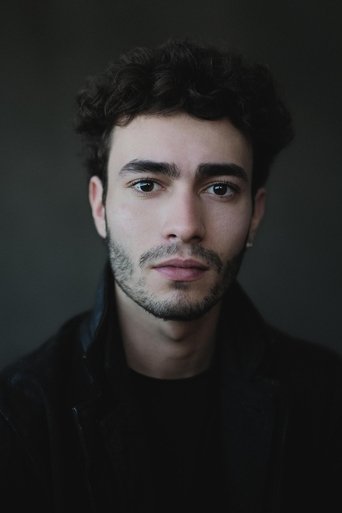 Portrait of Yaseen Aroussi