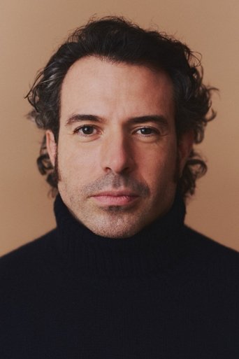 Portrait of Tom Cullen