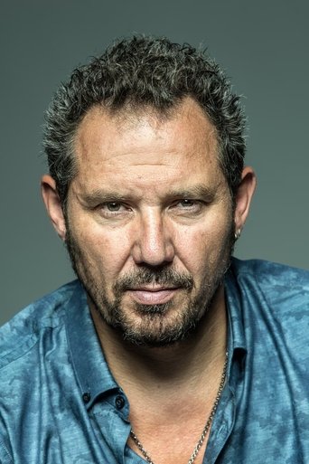 Portrait of Axel Daeseleire