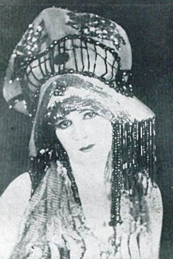 Portrait of Laura Munken