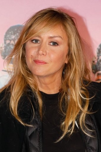 Portrait of Enora Malagré