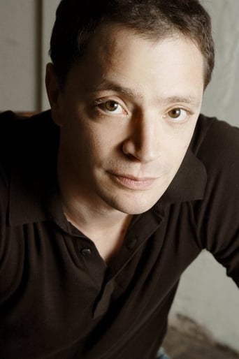 Portrait of Joshua Malina