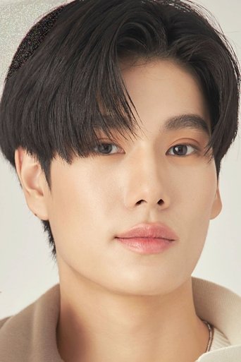 Portrait of Phuwin Tangsakyuen