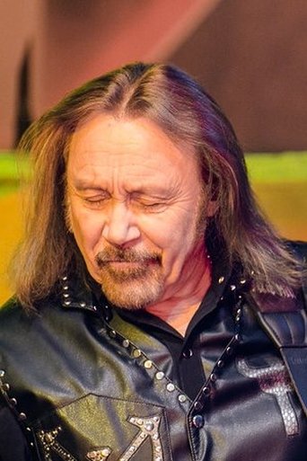 Portrait of Ian Hill