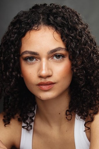Portrait of Thalia Elansari
