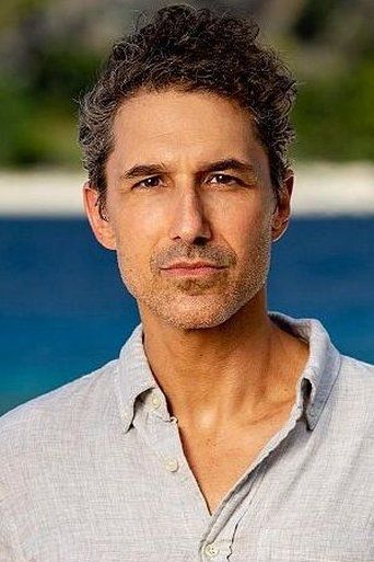 Portrait of Ethan Zohn
