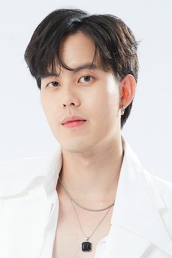 Portrait of Supanut Sudjinda