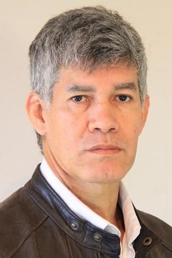 Portrait of Jorge Román