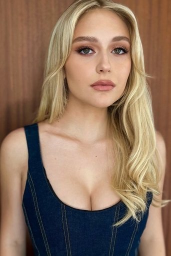 Portrait of Alyvia Alyn Lind