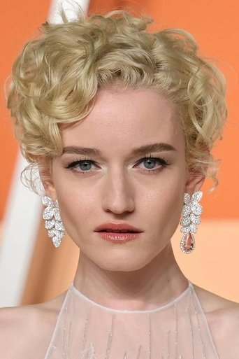 Portrait of Julia Garner