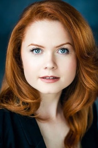 Portrait of Holly Bluett