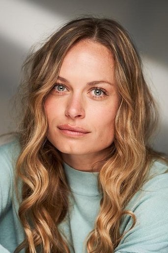Portrait of Sara Déziel