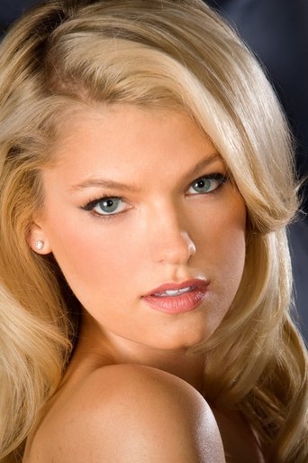 Portrait of Kristen Nicole